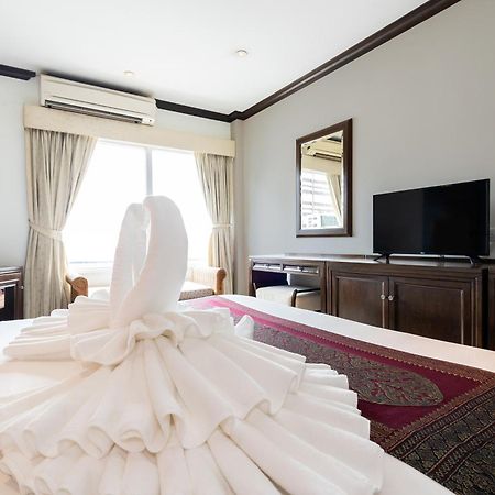 Baan Sukhumvit Soi 18 Hotel Bangkok Buitenkant foto