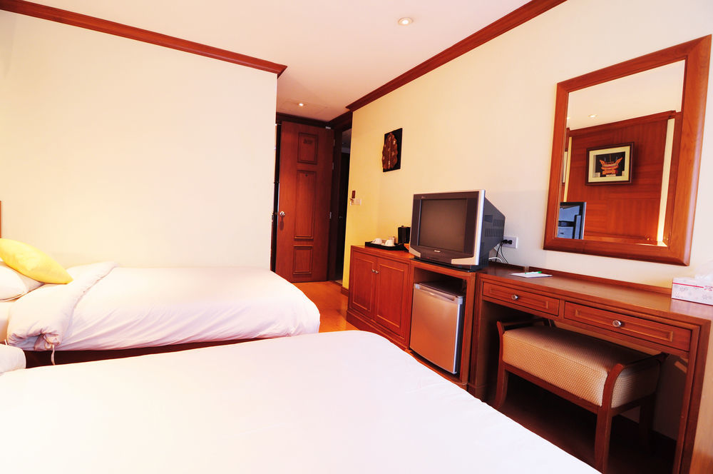 Baan Sukhumvit Soi 18 Hotel Bangkok Buitenkant foto